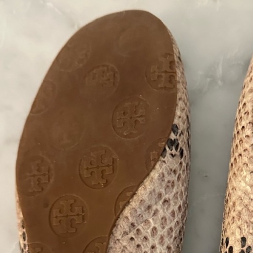 74# Tory Burch Snakeskin Flats with Gold Logo - Picture 8 of 9